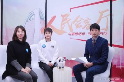 王濛cos冬奥会解说造型谁的青春回来了！王濛复刻冬奥解说穿搭，氛围感直接拉满啦王