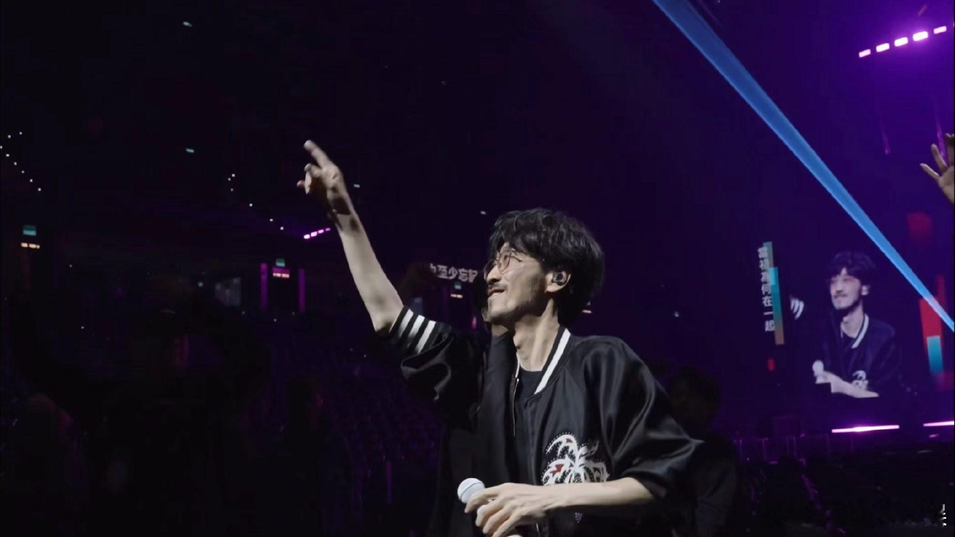 周传雄索尼音乐时期的金曲 谁懂啊！我循环了十几年的歌手重回老东家，还有新歌《再遇