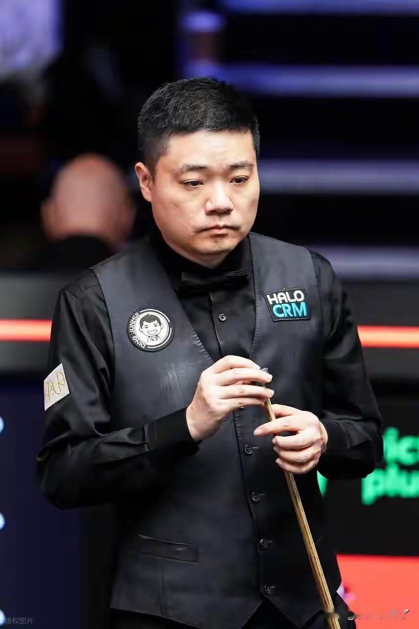 斯诺克武汉公开赛，丁俊晖继续一轮游，1-5输给了世界排名只有113位的威尔士小将