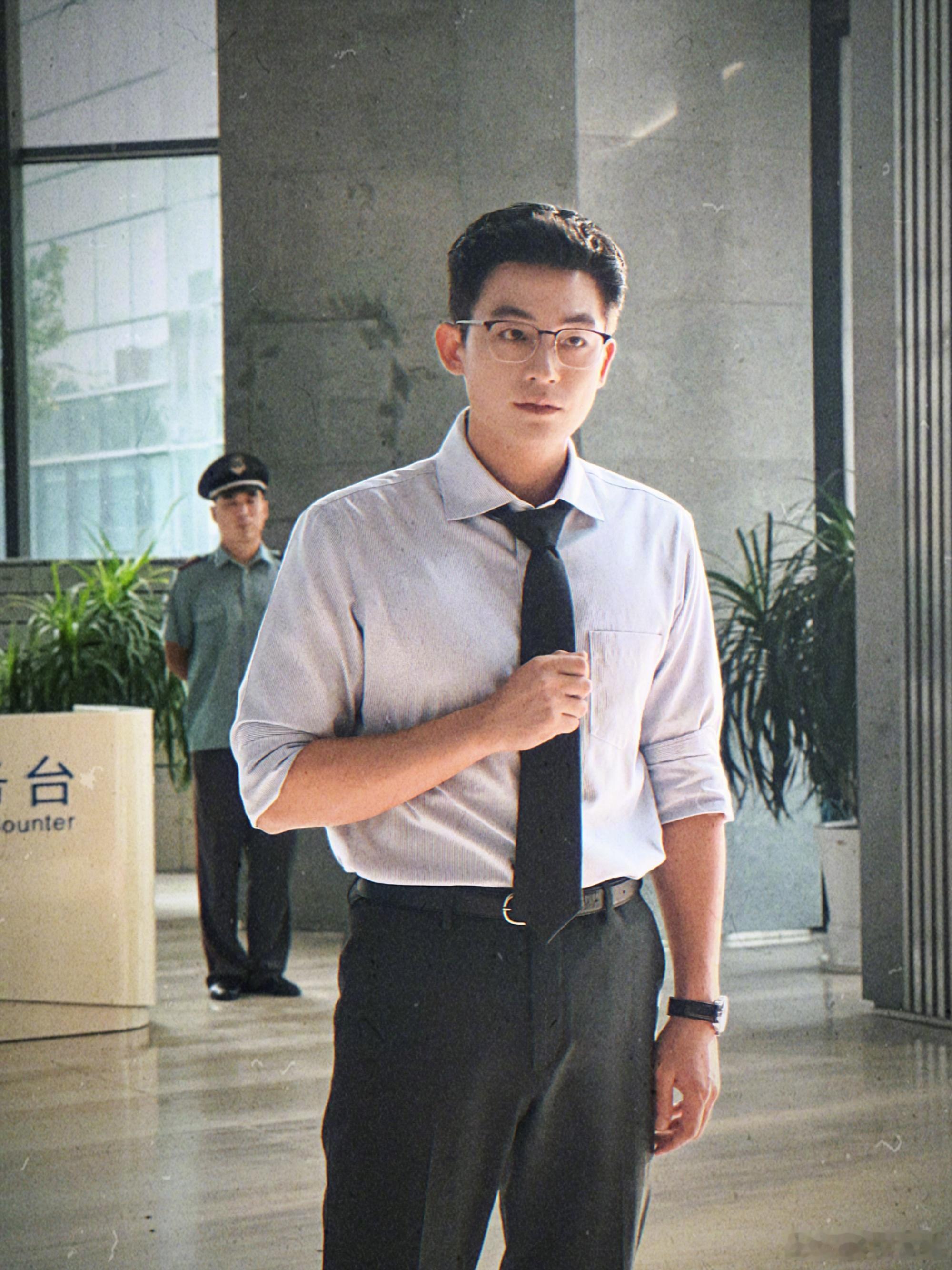 欧豪的戏路是条条大路 欧豪的演艺之路就像开了挂，从青春片到硬核现实题材，从叛逆张