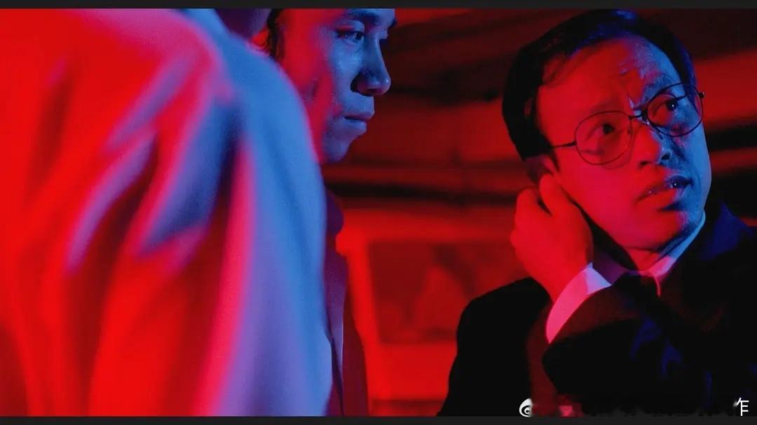 机器人、AI，都是现在很新潮的概念，不过黄建新在1986年就已经拍了这种题材的电