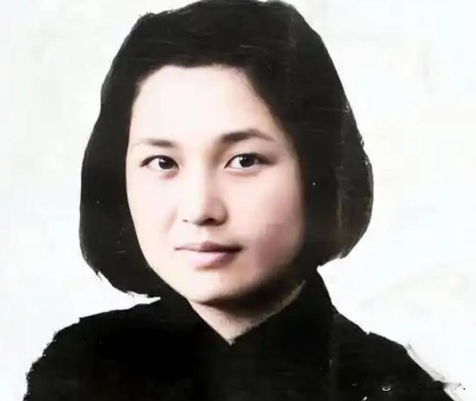 陈布雷得知地下党女儿被捕，要求毛人凤马上枪毙，却反救了她一命。

麻烦各位读者点