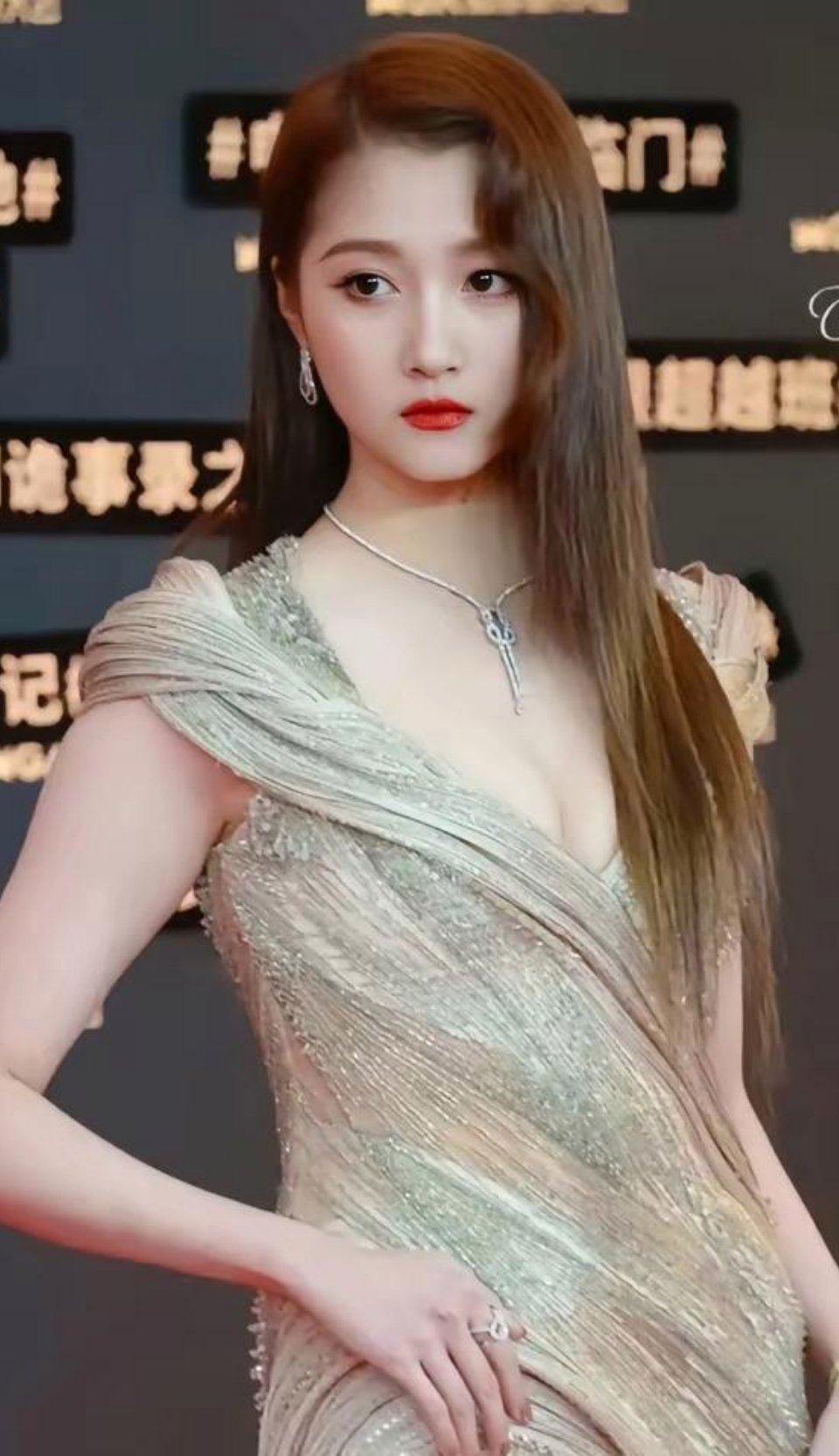 关晓彤颜值这么出众，鹿晗怎么还会和司晓迪传出绯闻呢 
