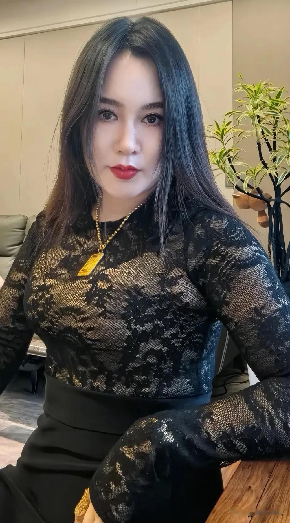 幸福就是有一个灵魂相伴的人
累了有人懂
委屈了有人安慰
孤独了有人陪
一日三餐