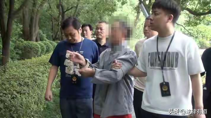 32年追凶！一名10岁的小学生放学后遭人绑架，惨遭杀害，32年来公安机关始终盯案
