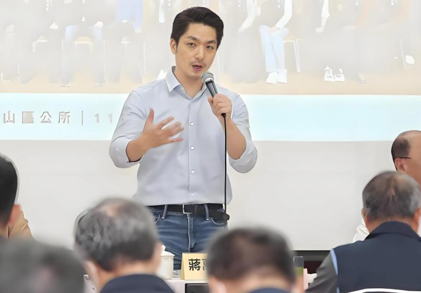 蒋万安再次亮明立场，坚持反对两岸统一，郑丽文也让中国人寒心了。

2025年是台