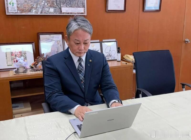 日本大阪府羽曳野市市长在禁烟区吸烟被处罚海外新鲜事ai热点共创计划日本 日本大阪