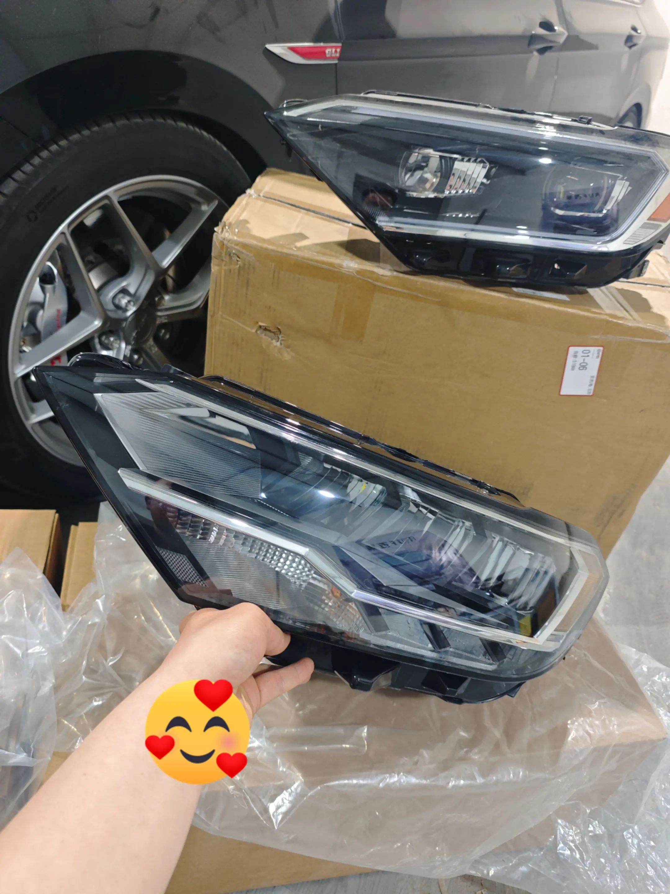 有知道的兄弟们可以说下  这是什么大灯？