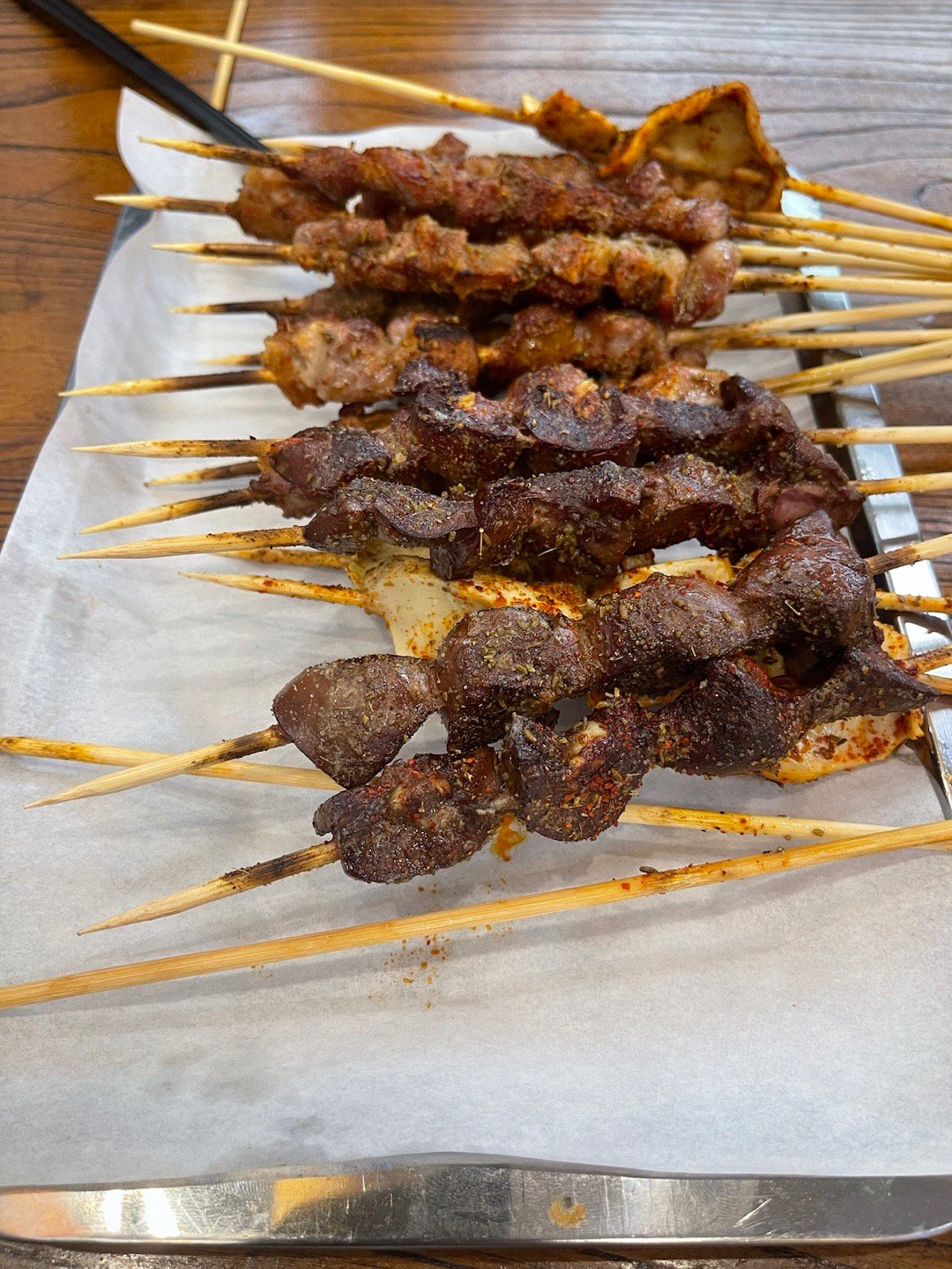 边撸串边看比赛，没过瘾呢。祝贺樊振东3:0拿下比赛！重返德甲，首战告捷！ 