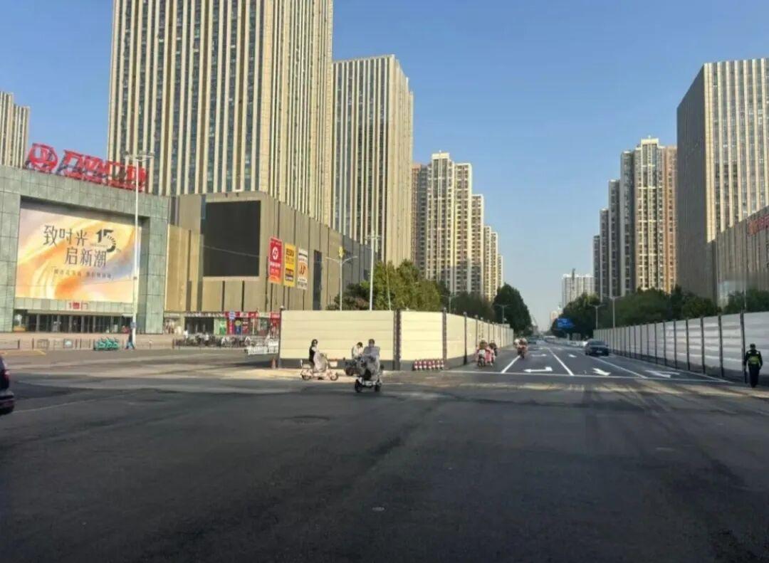 【石家庄这一路段正式开通放行→】10月14日上午8:00，在槐安路与建华大街交口