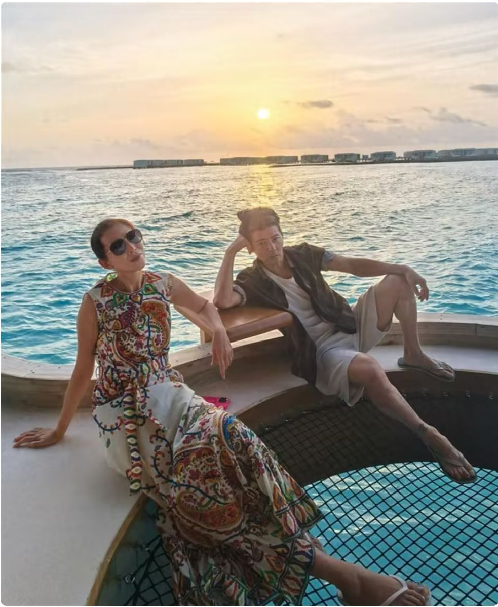 52岁蔡少芬和张晋马尔代夫旅游，享受二人时光 老夫老妻感情真好啊 