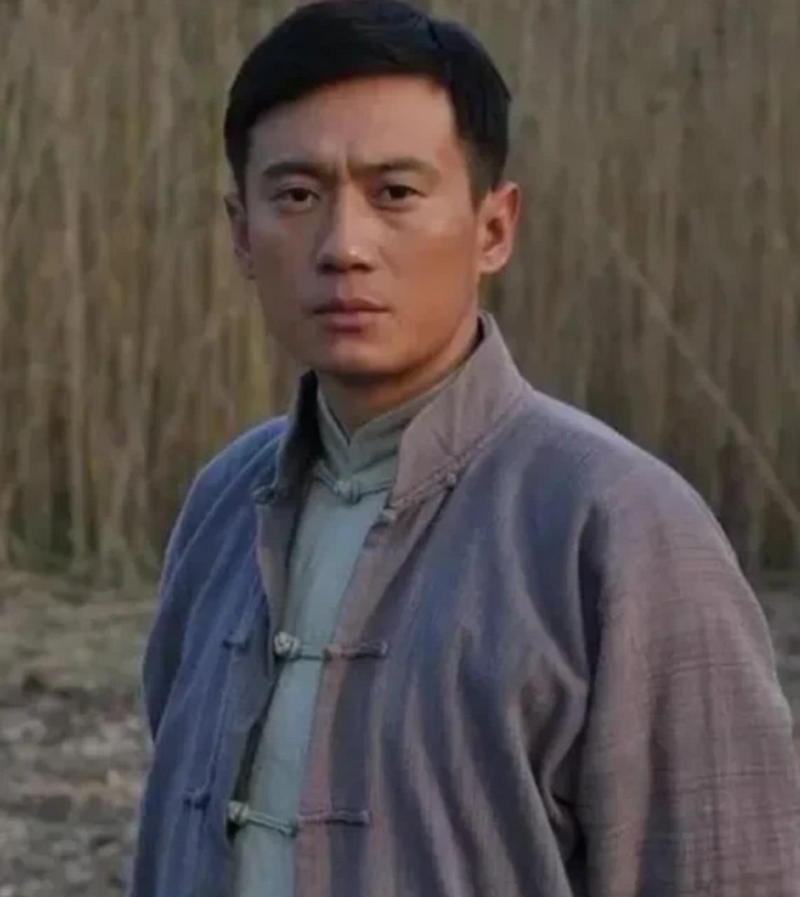 1943年8月，日军宪兵队长小泉一郎做了一件让所有人想不通的事：他竟将刚抓获的新