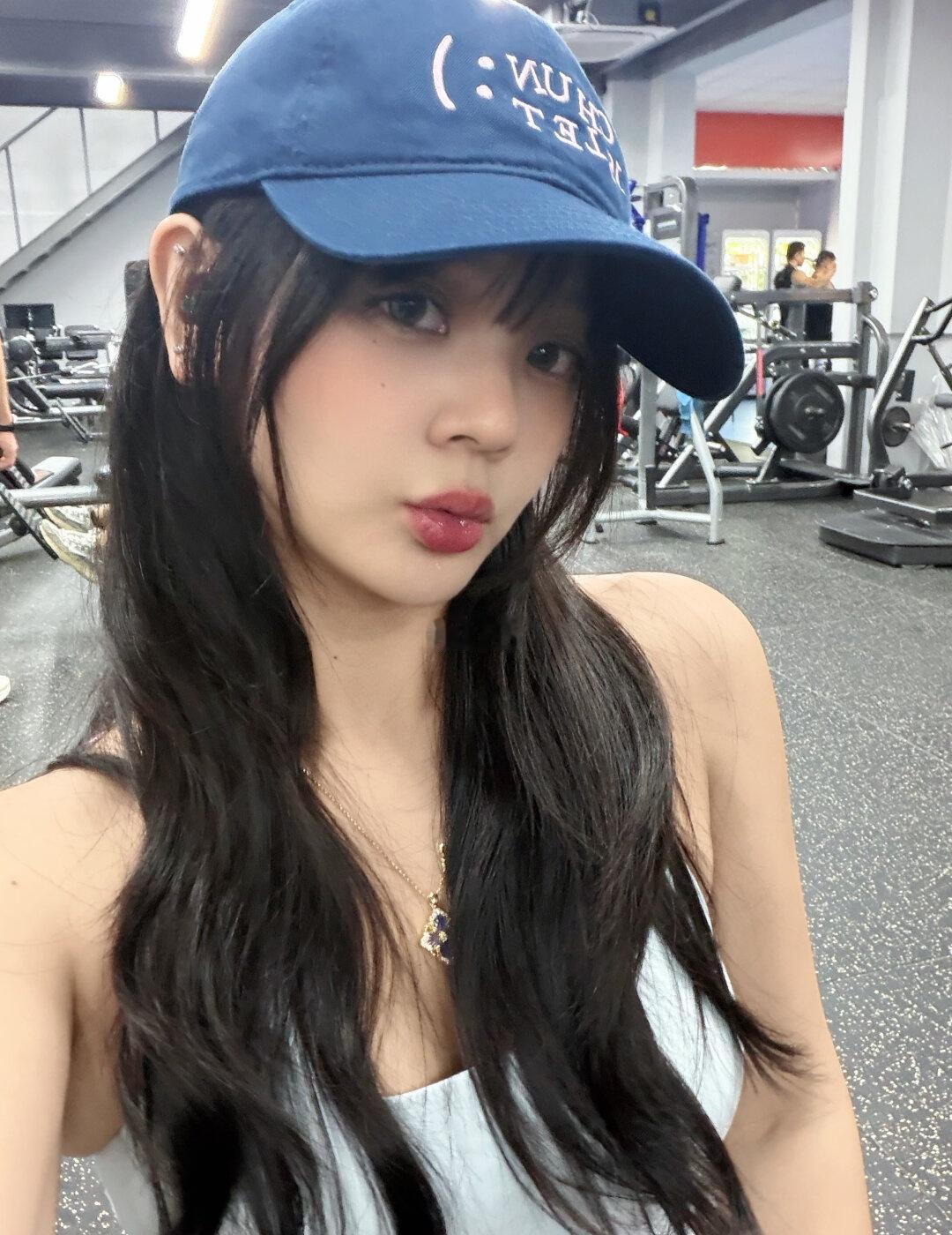 💙💚🩷selfie
三张色系分明的自拍🤳🏻
感觉至上𖦹ࡇ𖦹 今天不