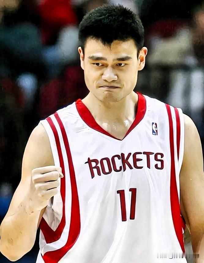 大姚9年NBA生涯账面薪资9339万美金，层层扣除后实际到手多少？
 
提起姚明
