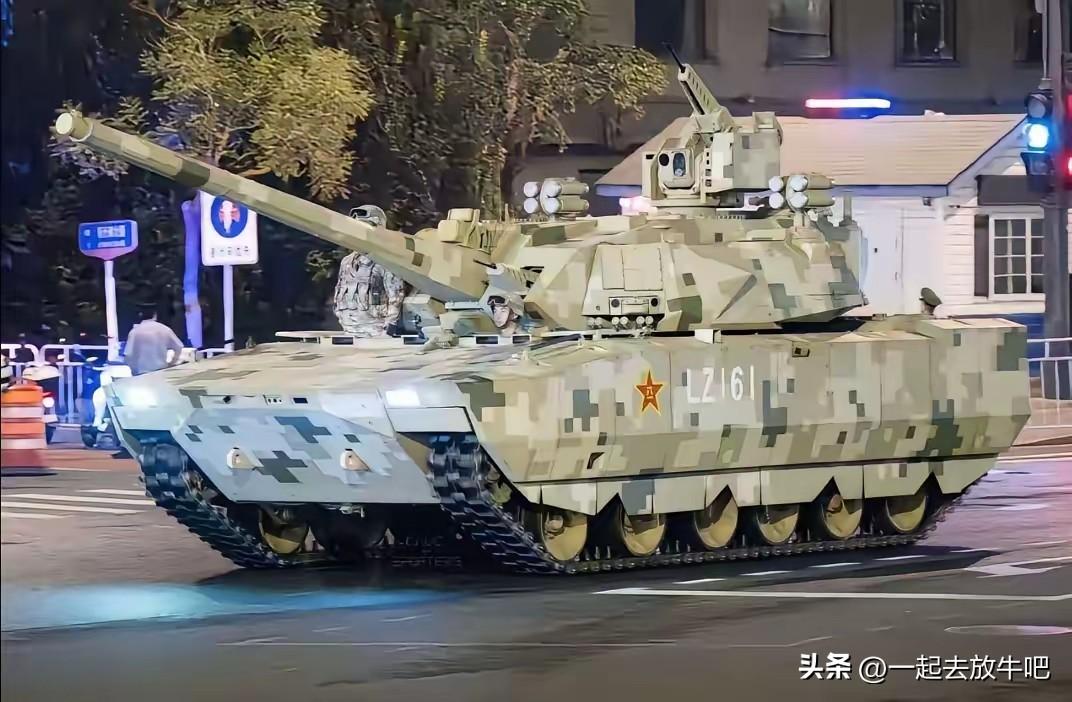 美国只有羡慕的份，中国100坦克，简直就是科幻般的存在。
中国100坦克，让全世