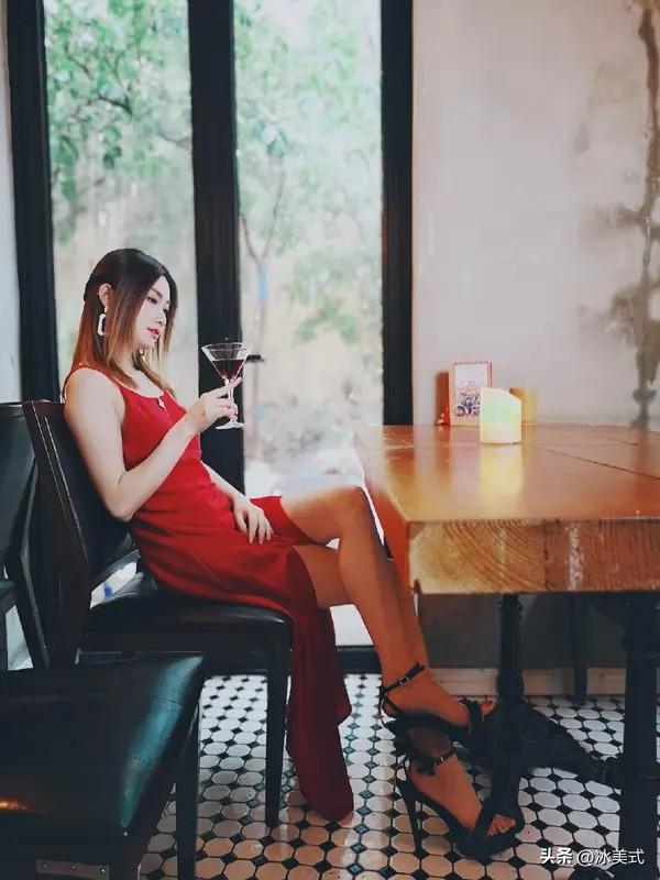 一位性学专家说：
“给所有男人一个忠告：无论一个女人有多么漂亮，身材多么好，你与