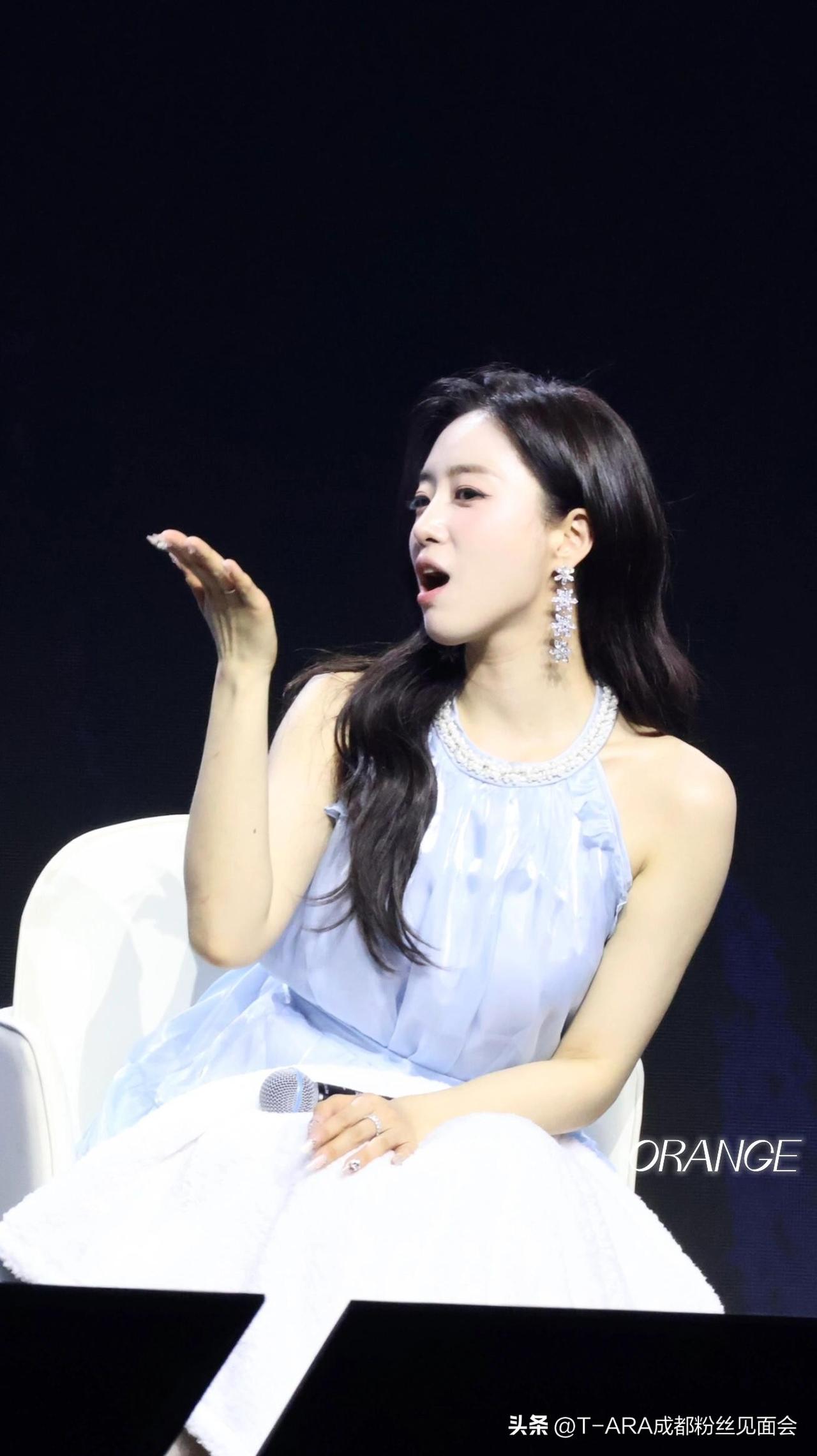 咸恩静可是韩国娱乐圈的多面手。1988年出生于韩国江原道江陵市的她，1995年就