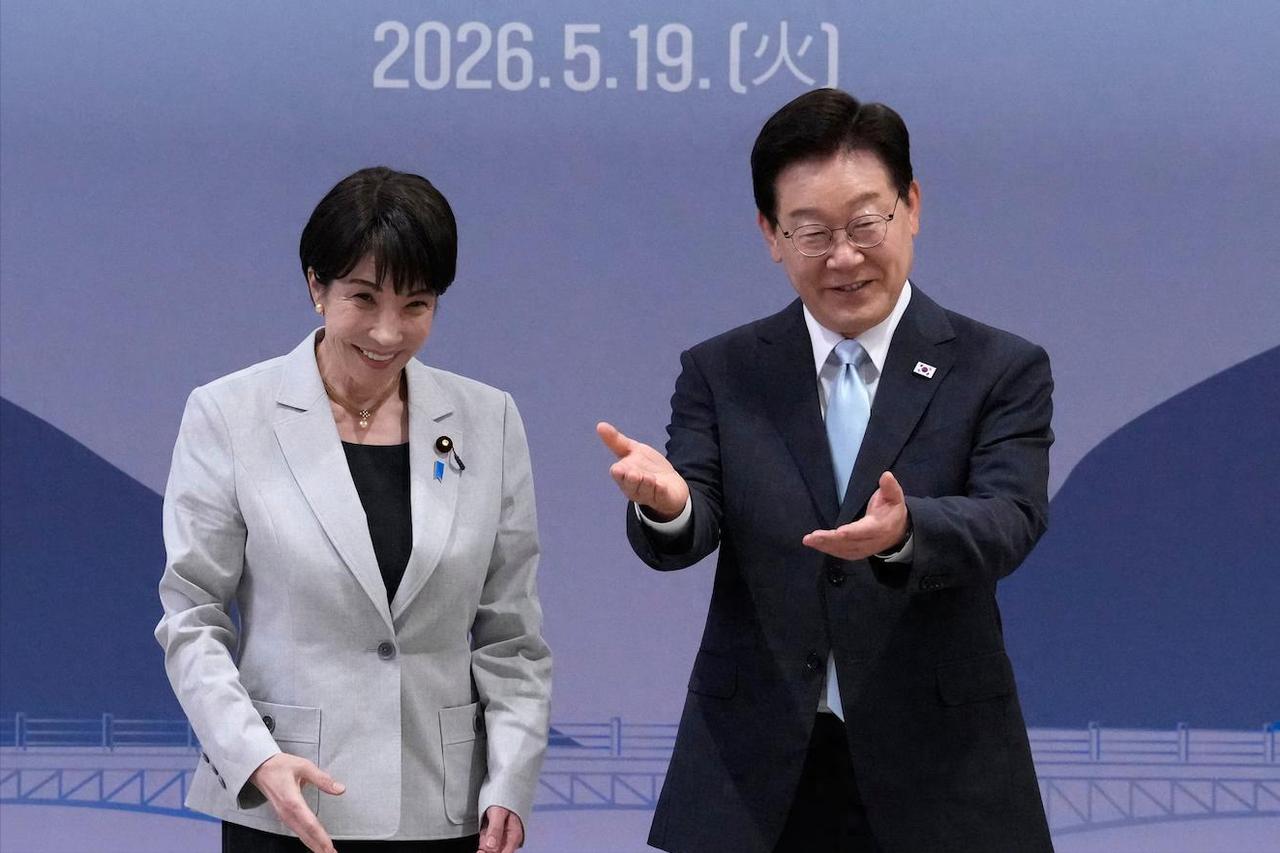 特朗普刚离京，高市早苗火速访韩：日本焦虑写在脸上
 
5月19日，日本首相高市早