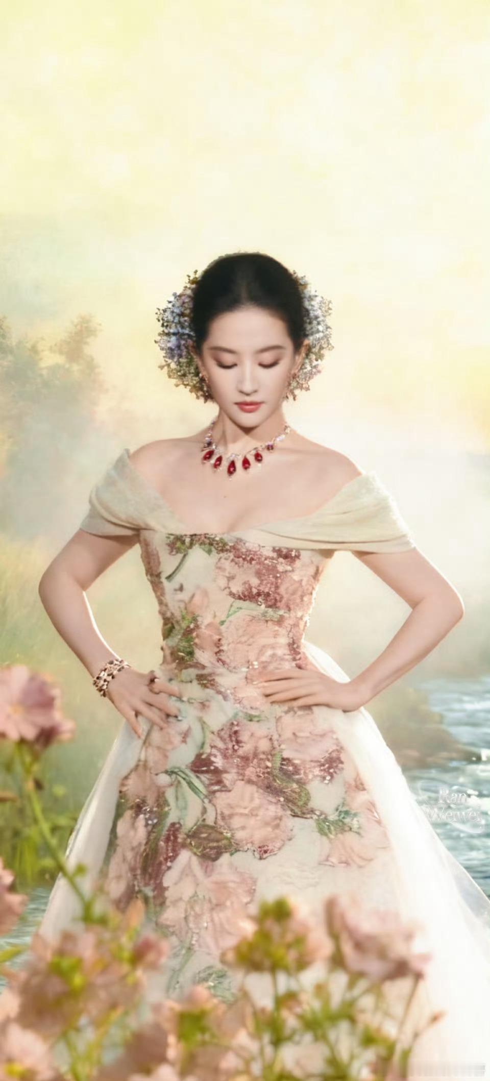 我复刻了刘亦菲满天星妆造刘亦菲盛典满天星造型璀璨又好看，神仙姐姐的颜值真是让人欲