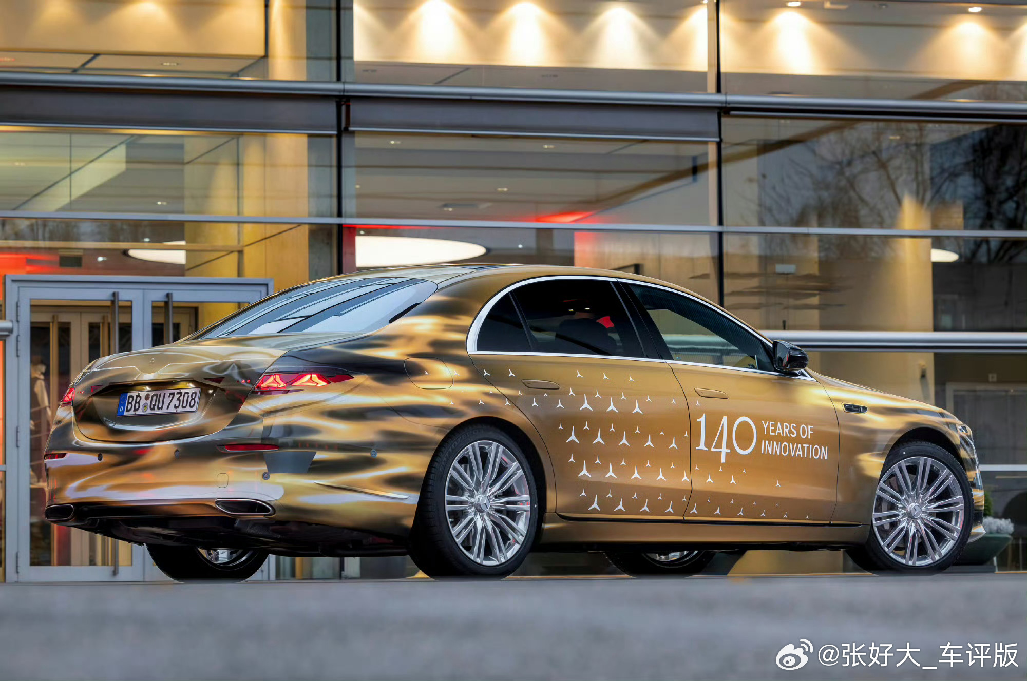 全新奔驰s,老黄瓜刷绿漆新作，改改灯改改内饰把老引擎优化下又是新一代旗舰了。 