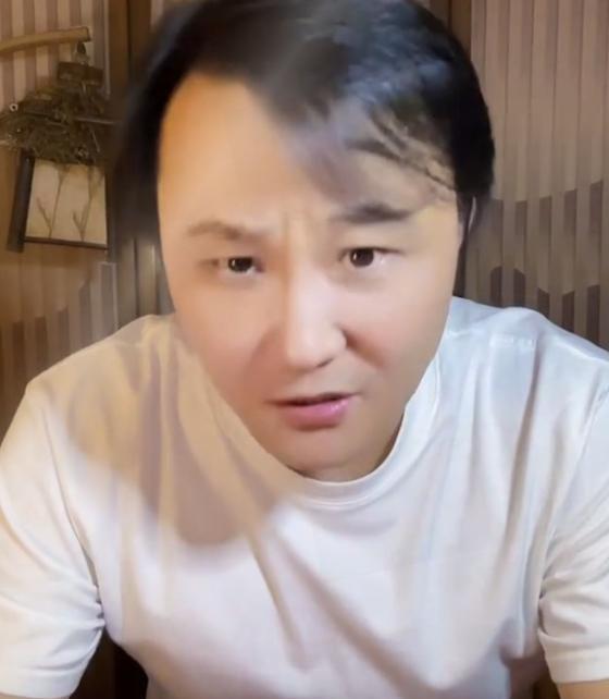 烧饼升副总全网讨论？
别闹了，德云社真正的“话事人”，从来就没换过。
台上谁最红