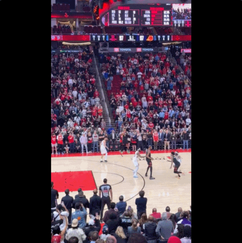 杜兰特谈三分绝杀：
“我到了我的投篮点，右侧急停跳投是我的拿手好戏，我就是试着保