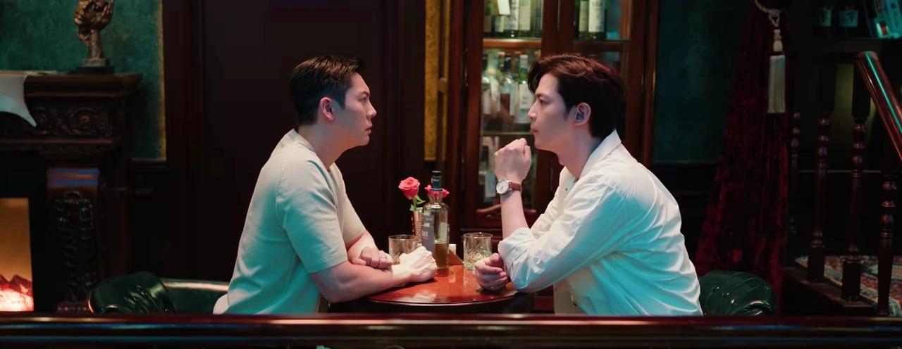 「许我耀眼」
哈哈。
难兄难弟。
一个离婚冷静期，一个分手冷静期。
直爽的乔琳，