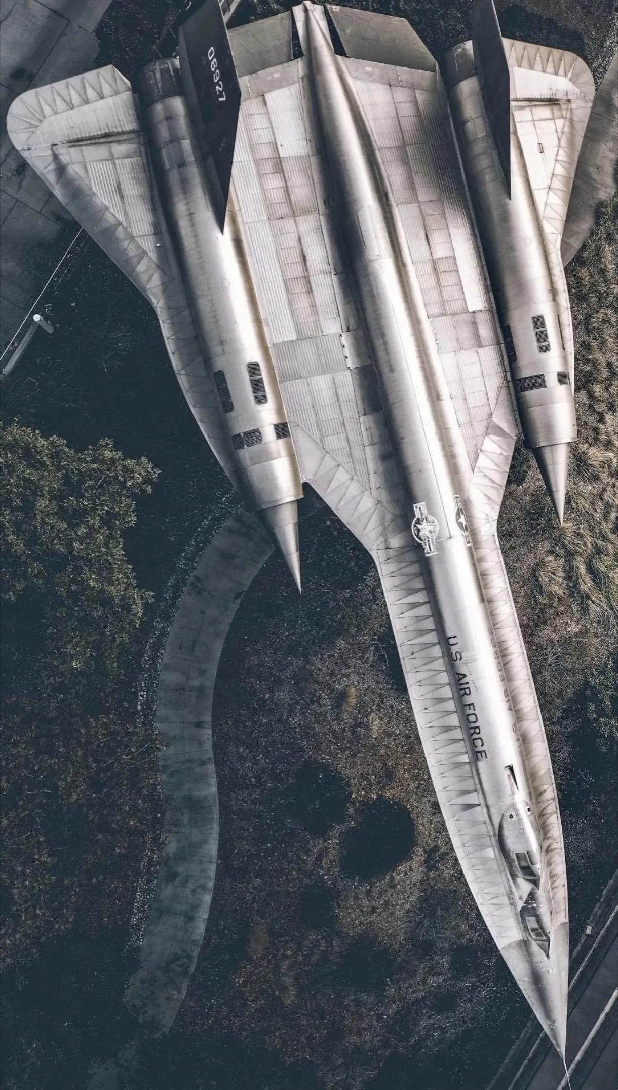 极速传说——钛合金蒙皮A-12牛车侦察，SR-71黑鸟侦察机的爸爸！

20世纪