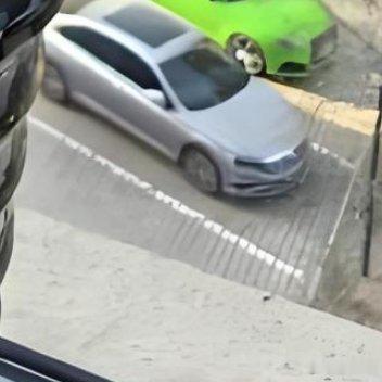 生活本就五味杂陈，难免尝尽苦涩。不妨慢慢品味，熬过苦楚方能遇见甘甜；纵使身心疲惫