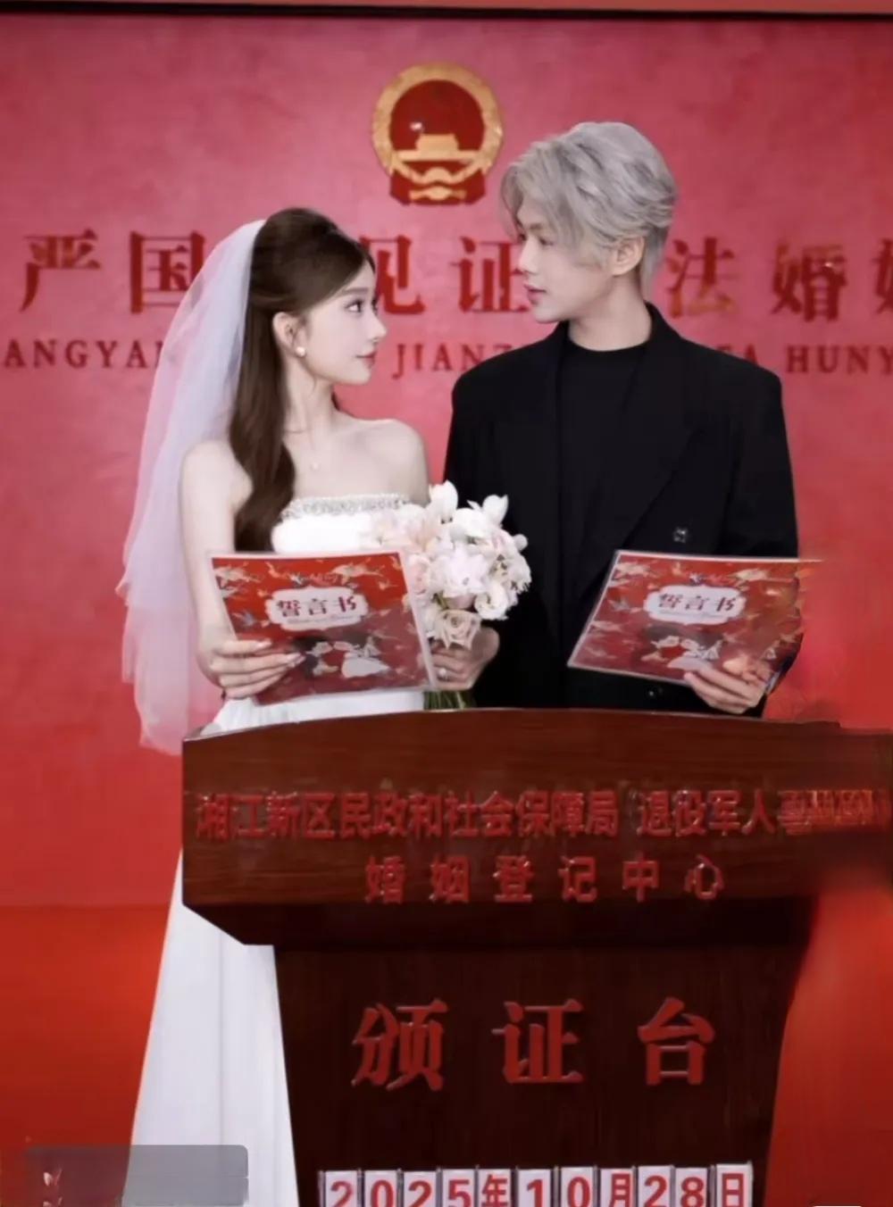 鹿哈官宣领证引爆热搜！一句“持证上岗”背后藏着多少真心？


网红鹿哈突然晒出结