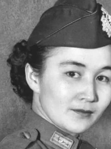 1950年，军统特务罗炳乾被抓，他供出了一名仍然在潜伏的女特务，想要戴罪立功，于