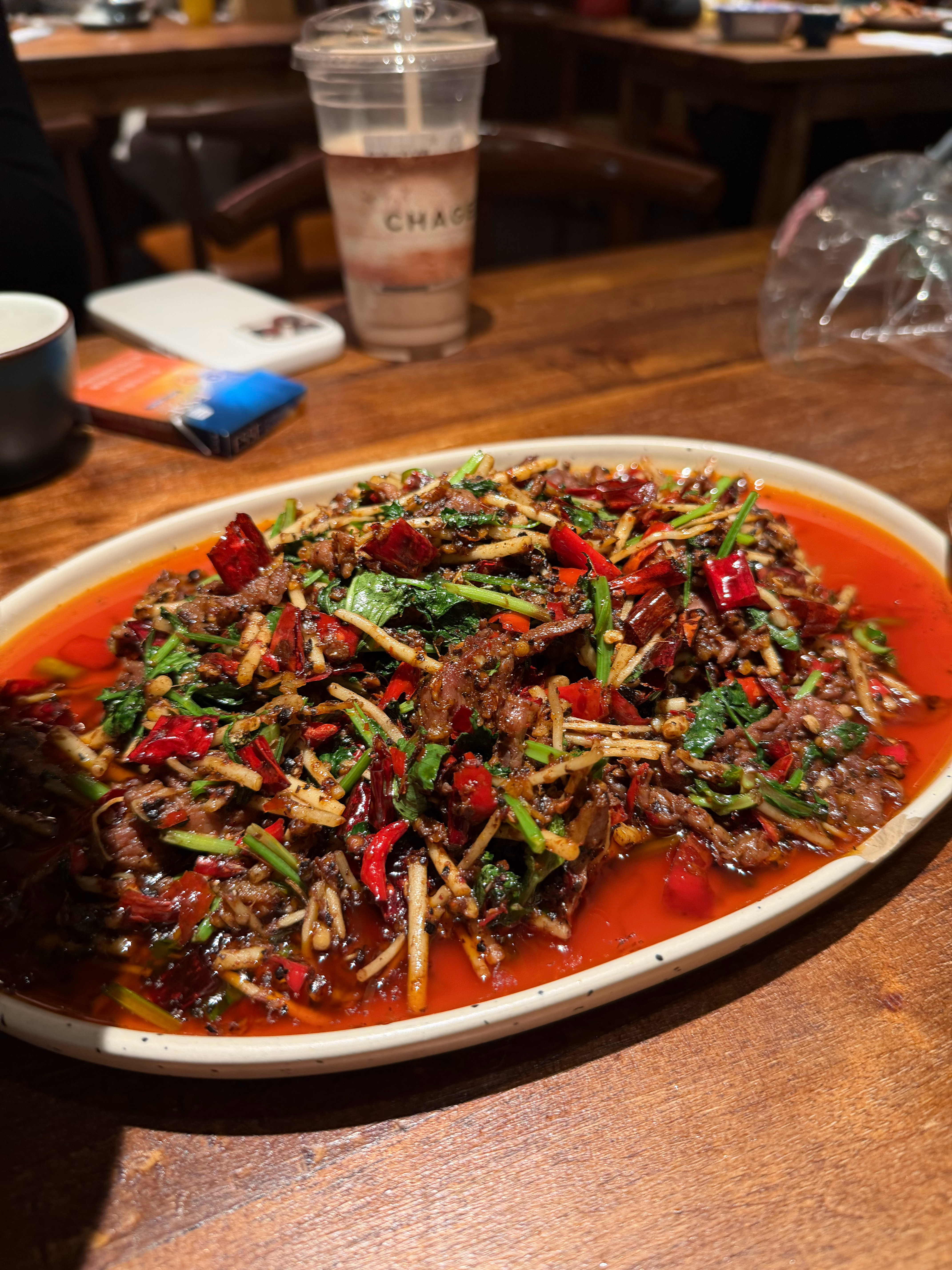想吃昆明的老奶铜锅洋芋焖鸡 佐料炒牛肉