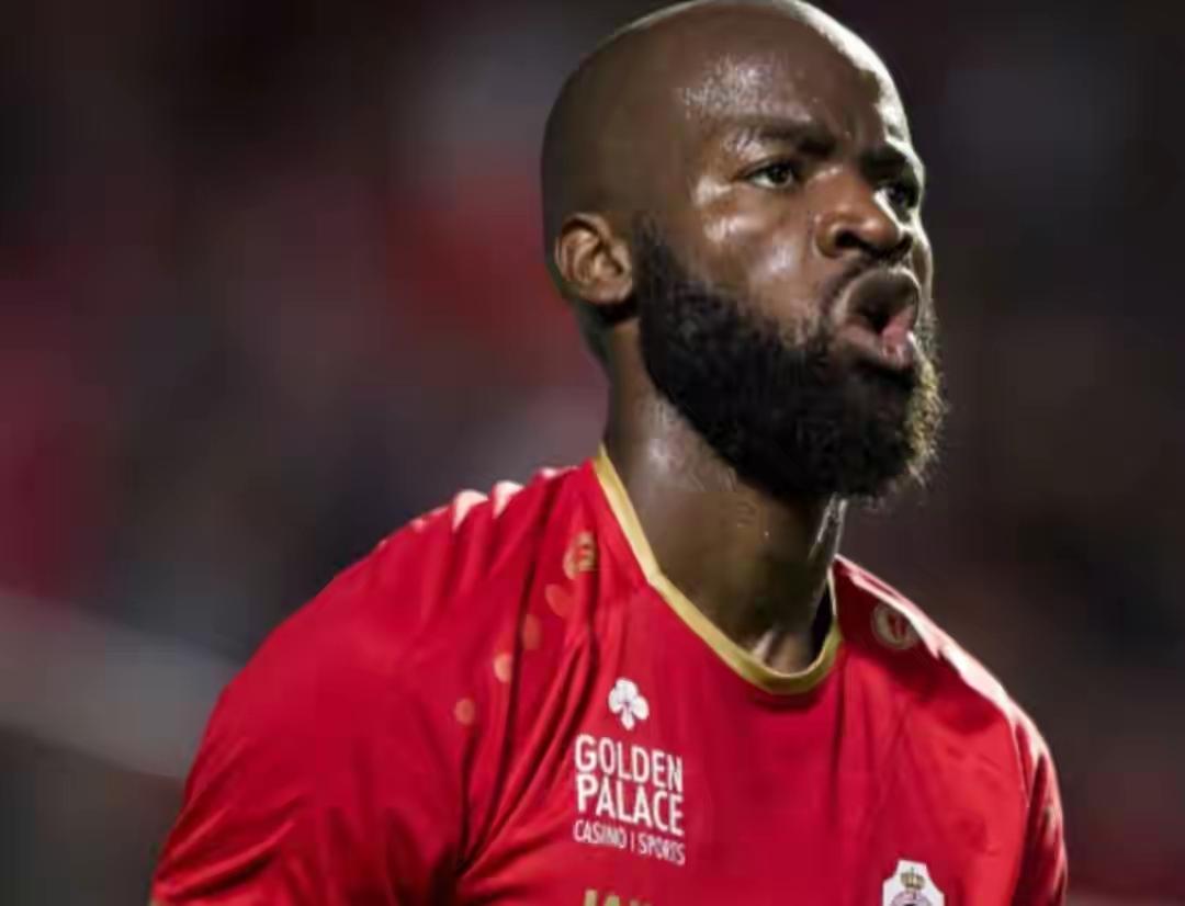 不应过度苛责兰克尔-泽

最近青岛海牛外援兰克尔泽的“负面新闻”甚嚣尘上。

诸