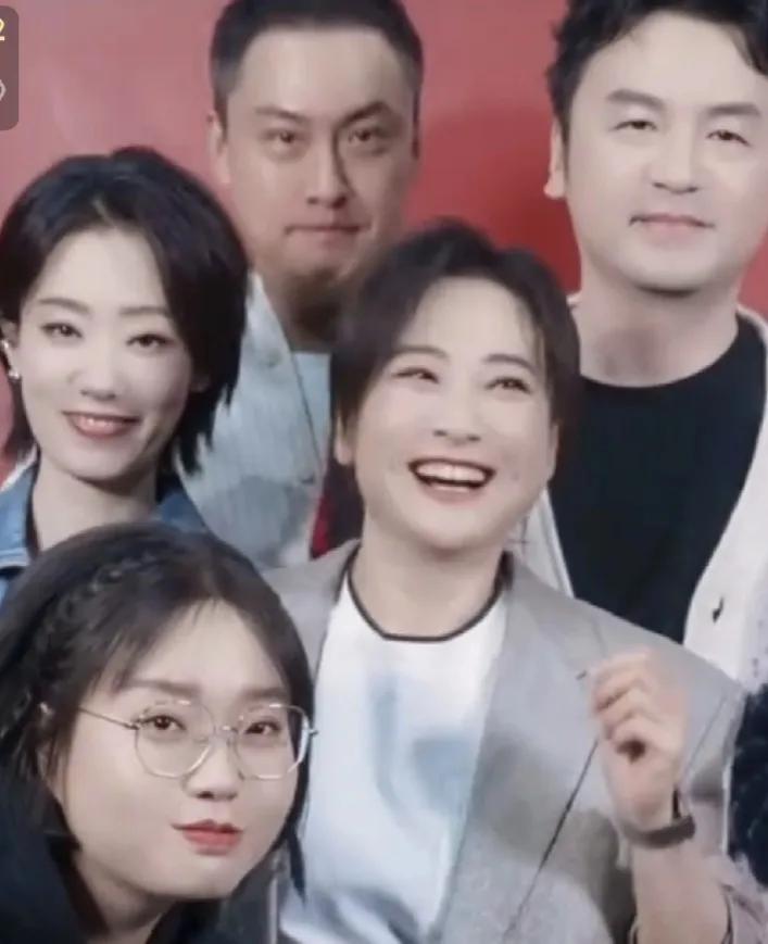 贾玲不在大碗任职，张小斐等人不再续约，大碗，瞬间成了空碗！
大碗的很多艺人，就是