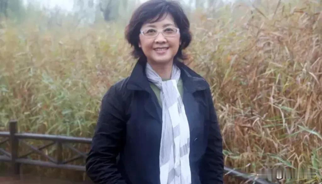 四和娱乐:关注
71岁，岁月从不败美人

在时光的长河中，有些人仿佛被岁月温柔以