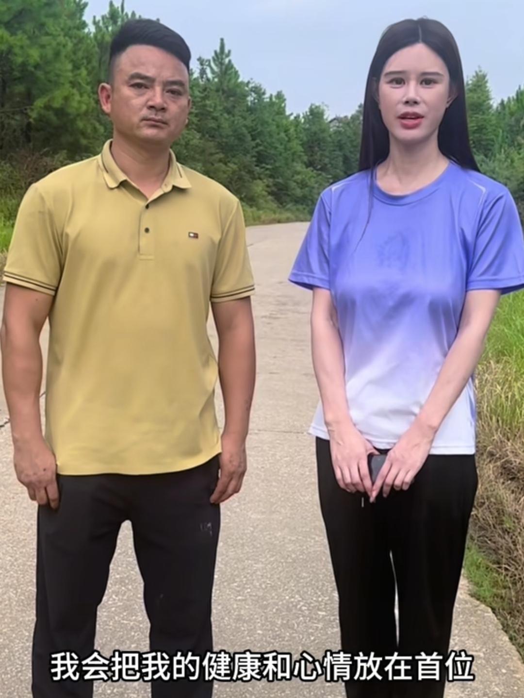 阿豪蓉儿和平分手！全网惋惜：看似圆满的姻缘，其实早已暗藏苦衷
 
曾经由海哥一手