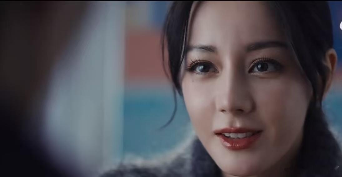 双生卫蓝互换命运两个卫蓝两种绝境 长相完全相同的两个女孩，一个拥有独立的人格与生