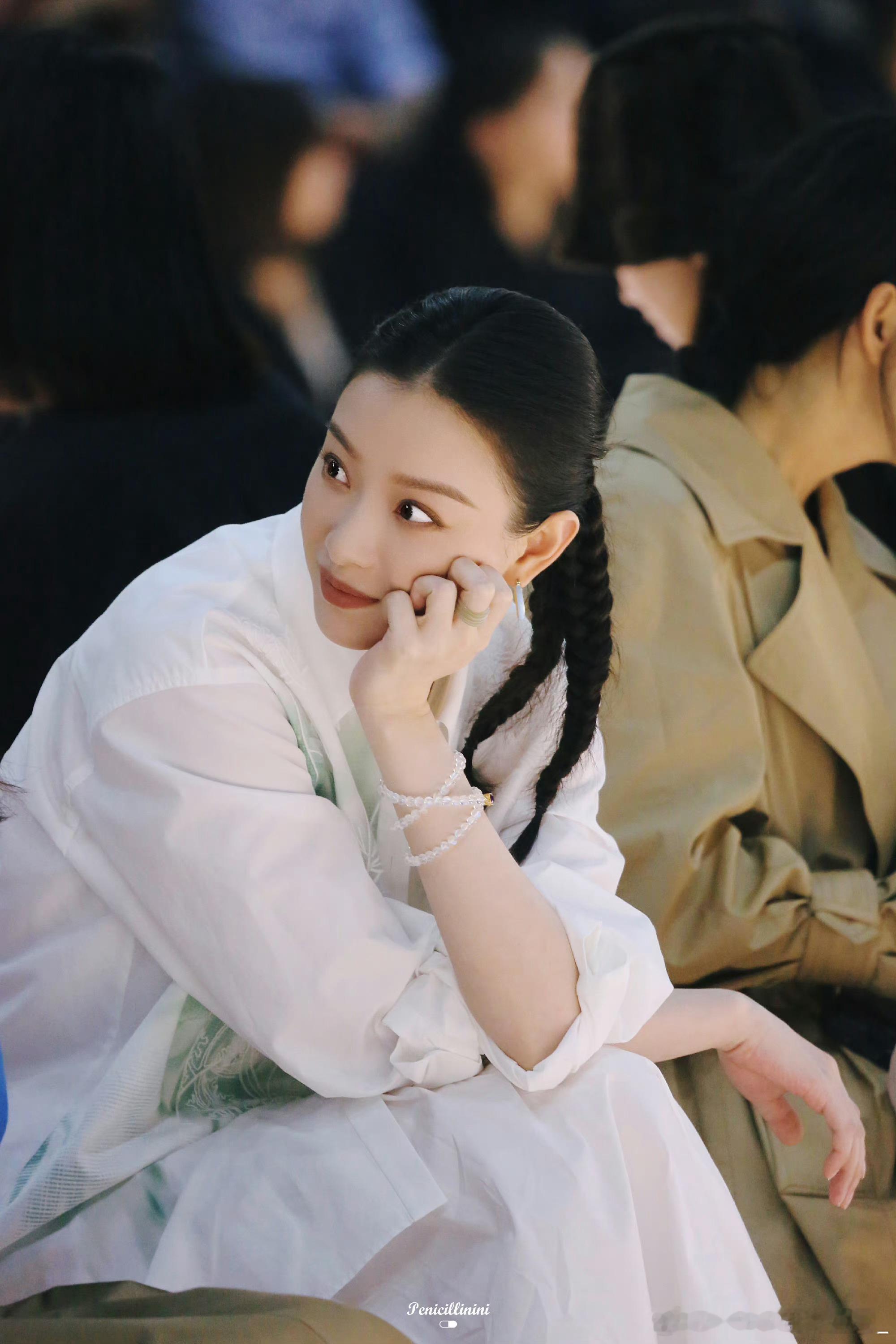 倪妮 ✨播 broadcast代言人倪妮 ✨倪妮gucci品牌代言人 宇宙山河，