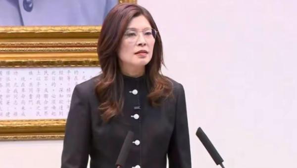 彻底撕破脸了！郑丽文当众掀桌子，对着马英九、洪秀柱、朱立伦三大党内元老火力全开痛