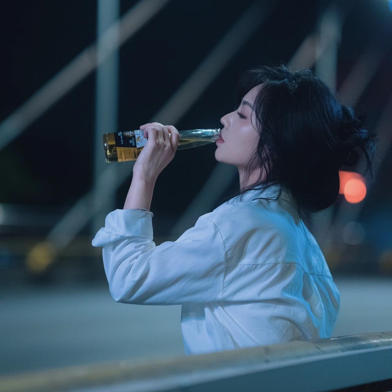 你所谓的老实，不过是没本事、没脾气、没退路。
 
别不信，这句话很扎心，但特别现