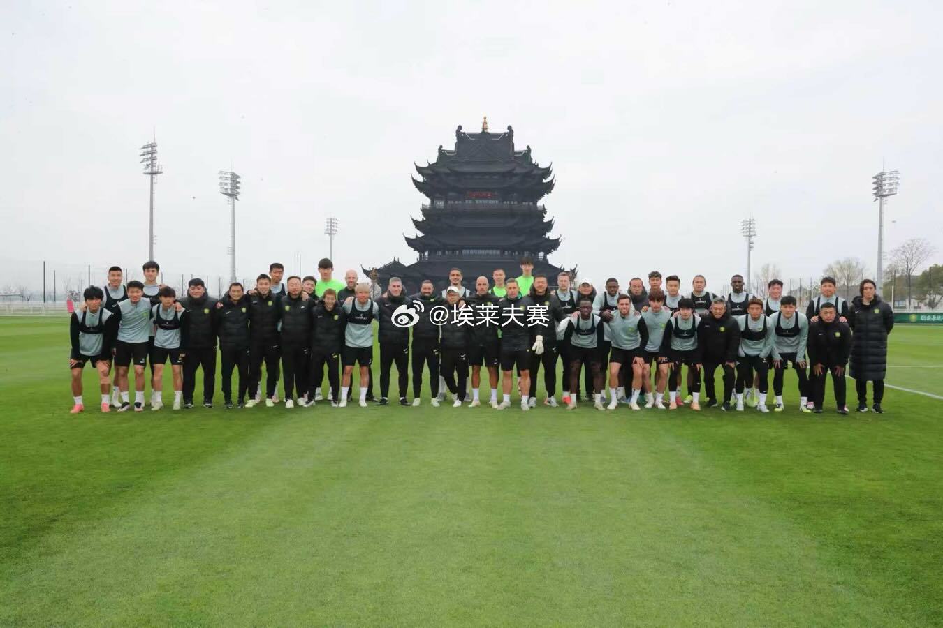 北京国安武汉三镇vs北京国安 蒙哥马利：“北京国安2026 💚” 