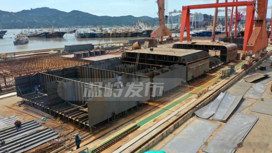 2026年5月5日上午，国内首艘由民间资金全额投资、自主建造运营的3500吨级大