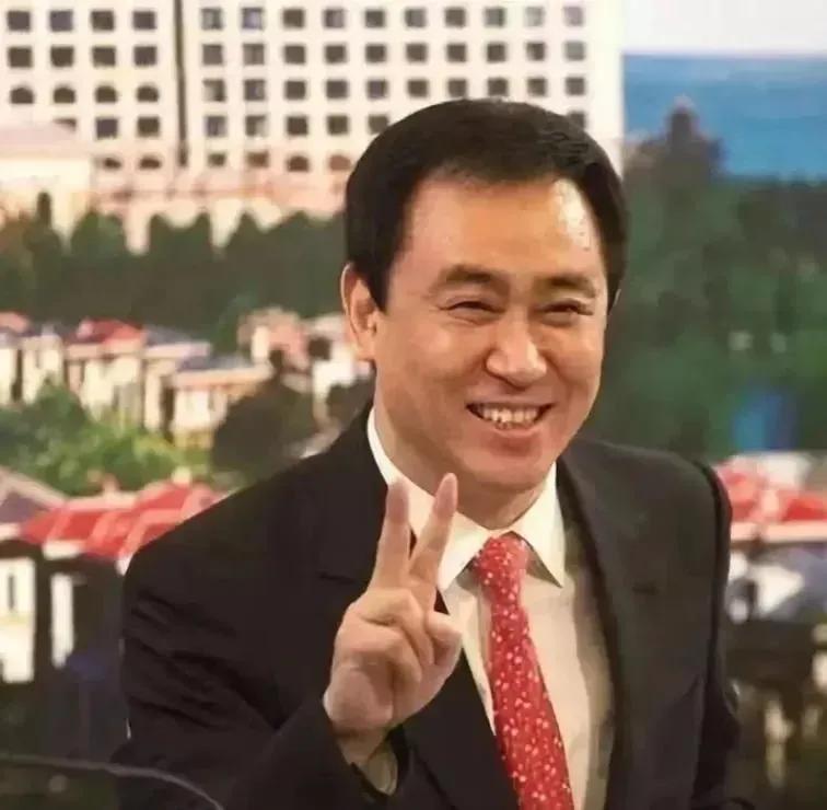 恒大的问题，许多人看到的都是恒大的债务问题，2.4万亿的债务，实在不可想象。

