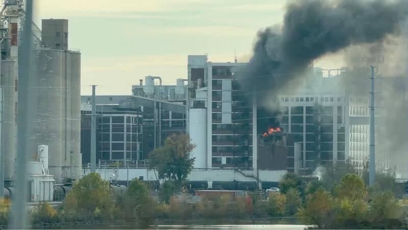 美国爱荷华州桂格燕麦工厂爆炸起火 所幸无人员伤亡海外新鲜事 美国爱荷华州锡达拉皮