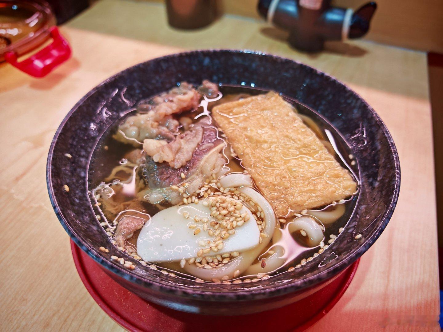 这间寿司店太多人，食物就还好如没必要，我都不会特意排队去吃今天经过…竟然不用排队