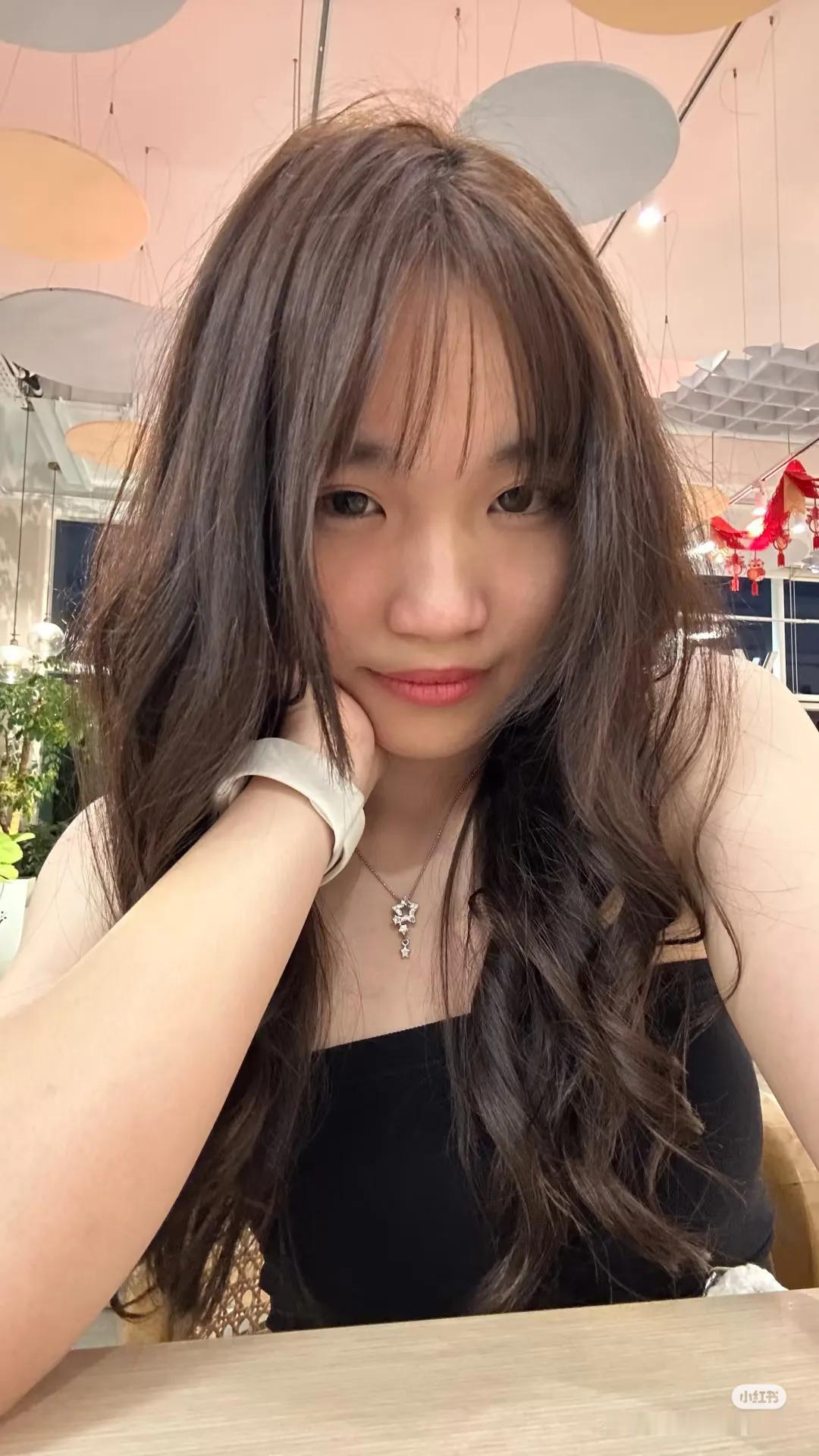 话说大马近几年就推出了许多样靓身材正，气质也相当不错的新晋博主，而紫菱就是其中之