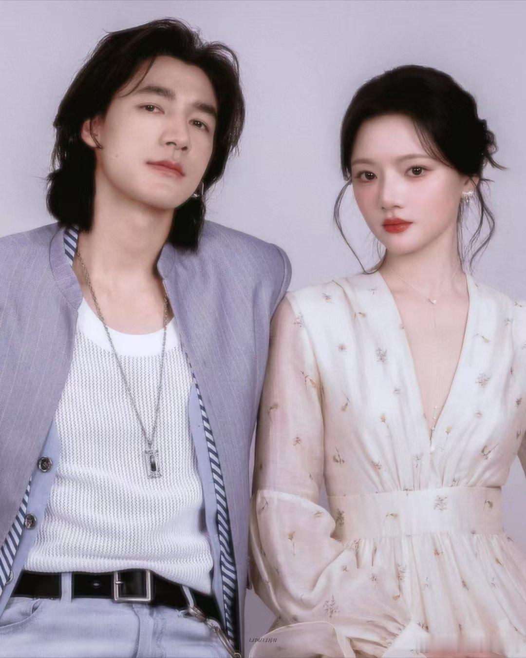 此沙开辟另类求婚方式 此沙把任敏拽到怀里 花样百出的求婚创意，从洋葱圈到真戒指完