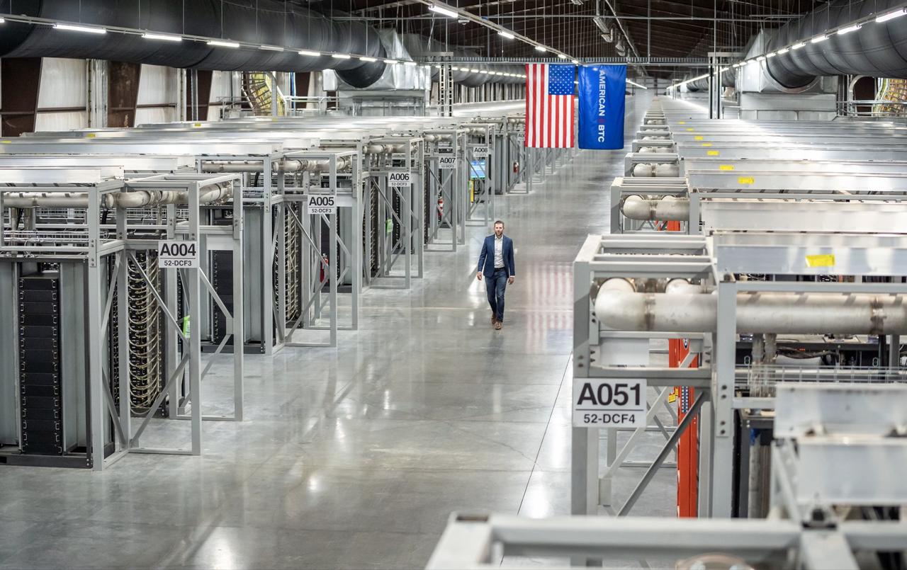 在比特币大跌之际，特朗普二儿子埃里克.特朗普在社交平台晒出了自己规模巨大的比特币