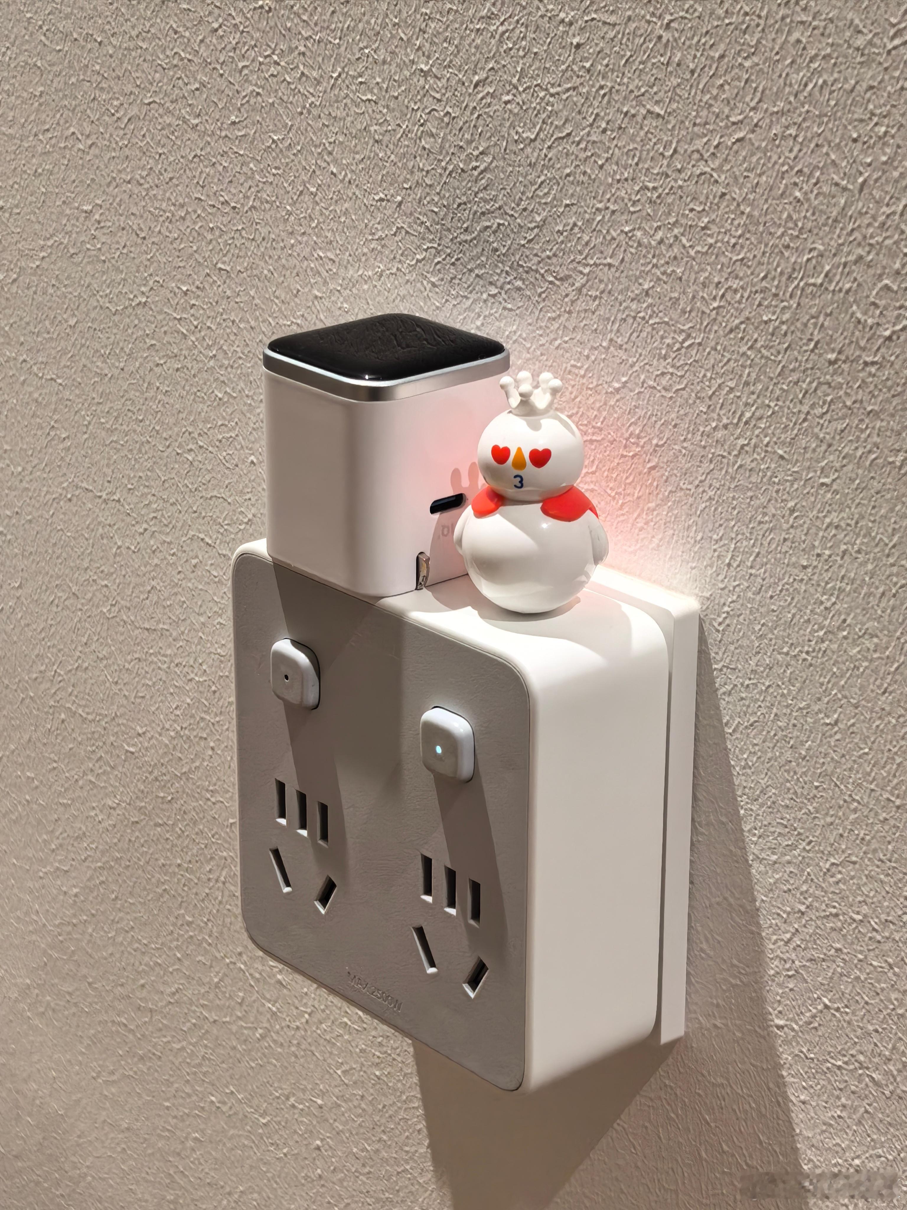家里插座上的小物件[二哈] ​​​