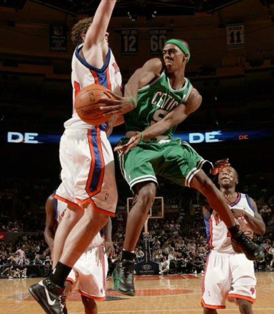 篮天下 隆指导，传球的艺术~Images via naughtyhoops 王楚